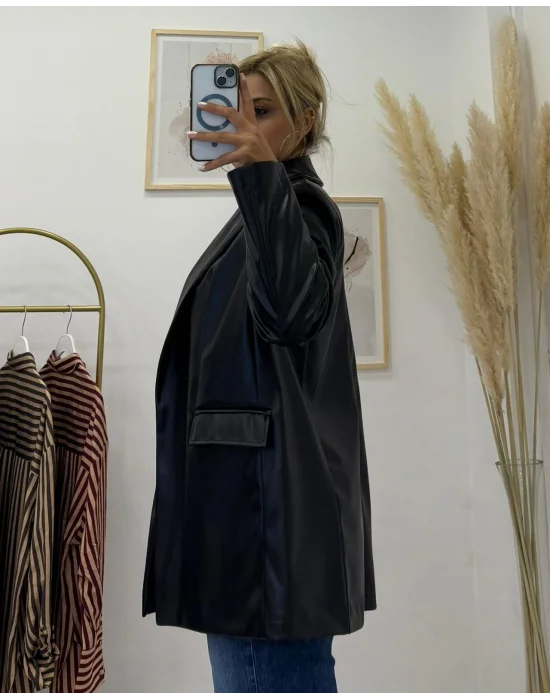 Siyah Kuşaklı Deri Ceket