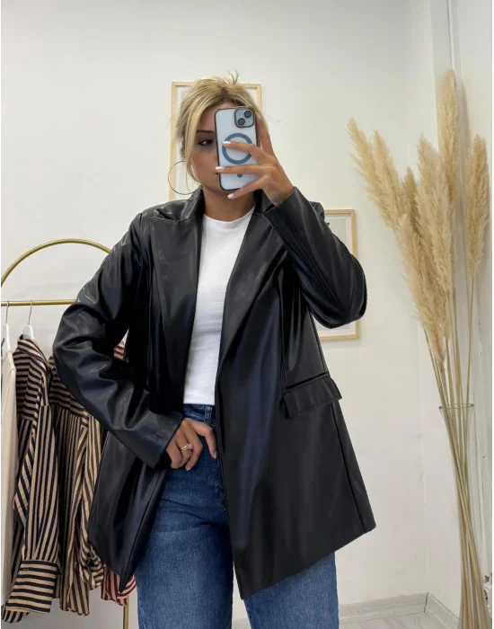 Siyah Kuşaklı Deri Ceket