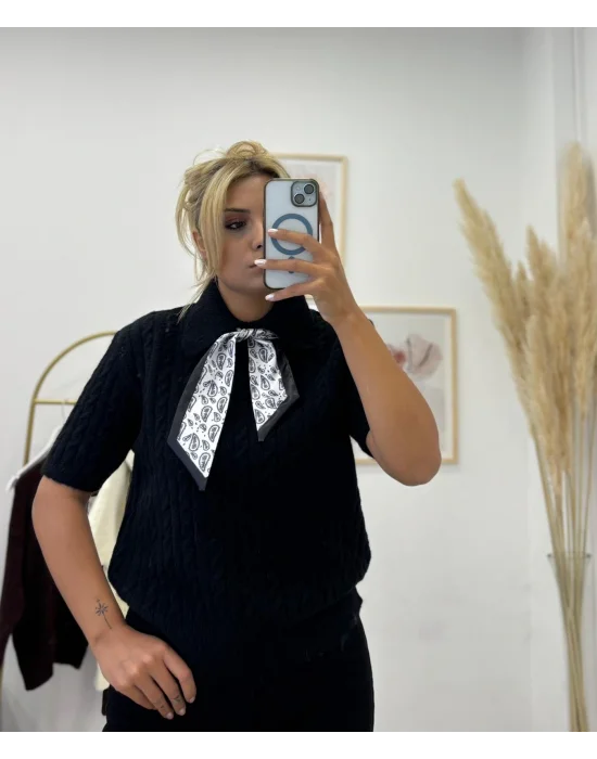 Kısa Kollu Fularlı Örgü Desenli Polo Yaka Triko - Siyah