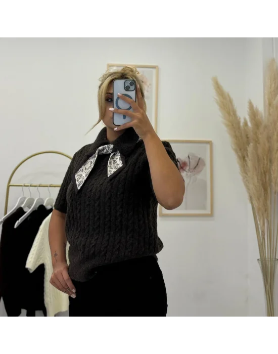 Kısa Kollu Fularlı Örgü Desenli Polo Yaka Triko - Koyu Kahverengi