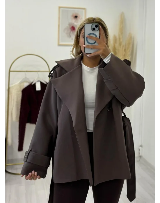 Kruvaze Kuşaklı Geniş Yakalı Kısa Kaşe Ceket - Bej, Siyah & Vizon