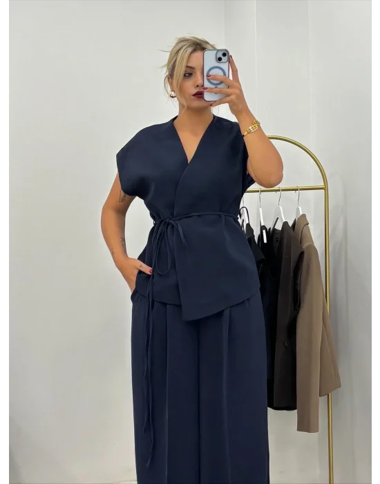 Kuşaklı Kruvaze Yelek & Bol Paça Pantolon Takımı - Lacivert/Siyah/Kahve