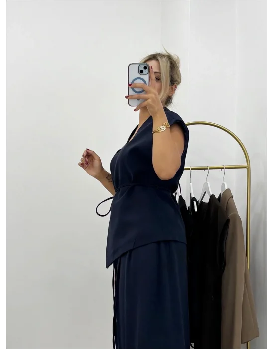 Kuşaklı Kruvaze Yelek & Bol Paça Pantolon Takımı - Lacivert/Siyah/Kahve