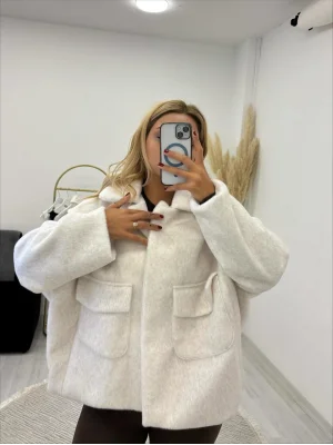 Yumuşak Dokulu Kısa Ceket - Büyük Cepli ve Yüksek Yakalı