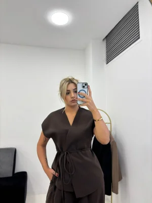 Kuşaklı Kruvaze Yelek & Bol Paça Pantolon Takımı - Lacivert/Siyah/Kahve