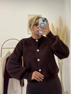 İnci Düğmeli Balon Kollu Yumuşak Tüylü (Fuzzy) Triko Hırka - Koyu Kahve