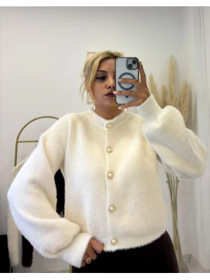 İnci Düğmeli Balon Kollu Yumuşak Tüylü (Fuzzy) Triko Hırka - Krem