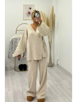 V Yaka Kuşaklı Örme Triko Takım