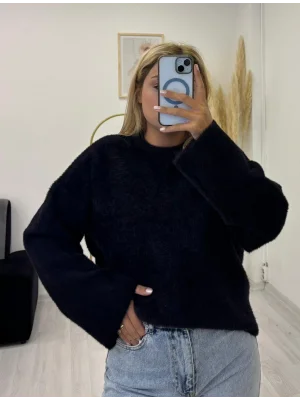 Siyah Tüylü Oversize Triko Kazak