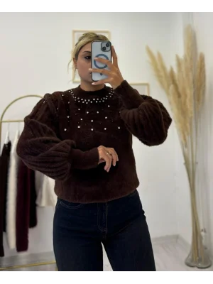 İnci ve Taş İşlemeli Balon Kollu Yumuşak Tüylü (Fuzzy) Triko Kazak Çikolata Kahve
