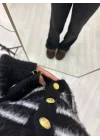 Siyah Beyaz Çizgili Tüylü Hırka