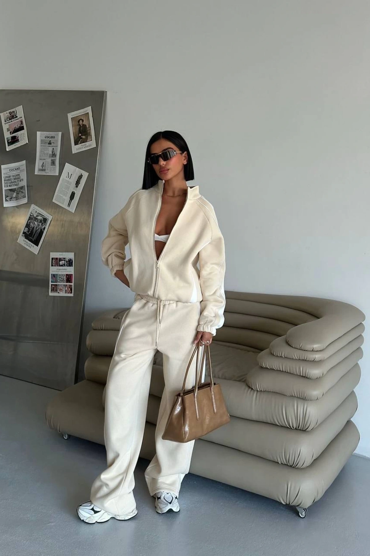 PARÇALI BİYELİ ŞARDONLU BEJ TAKIM