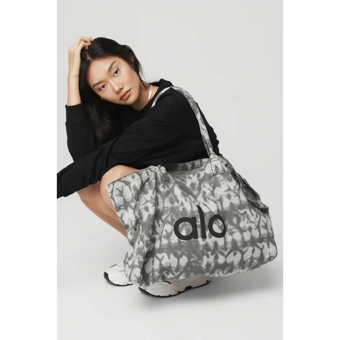 ALO YOGA Iconic Shopper Tote