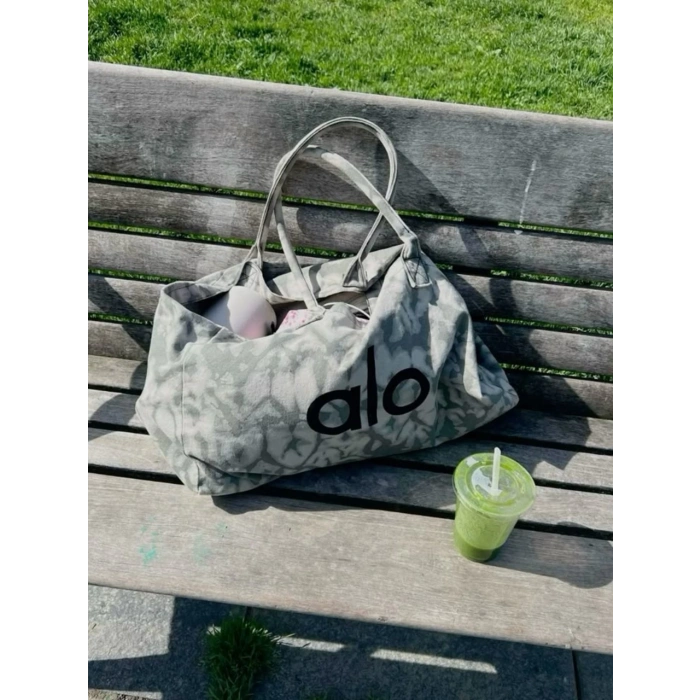 ALO YOGA Iconic Shopper Tote