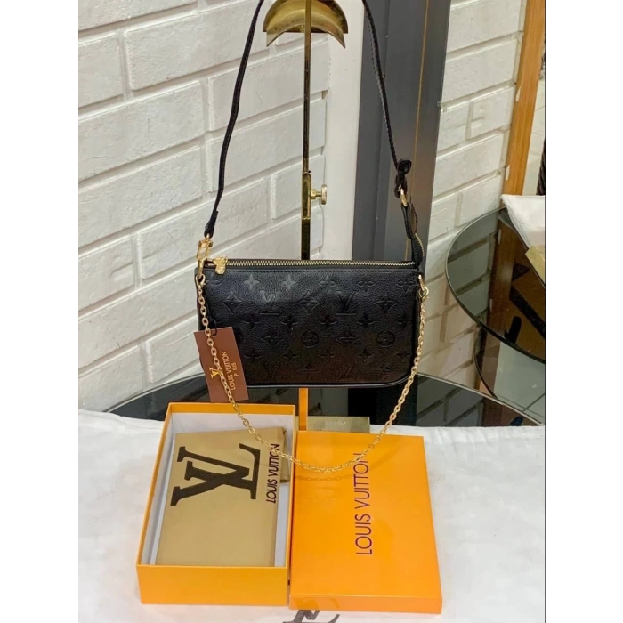 Louis Vuitton Pochette Çanta - Siyah