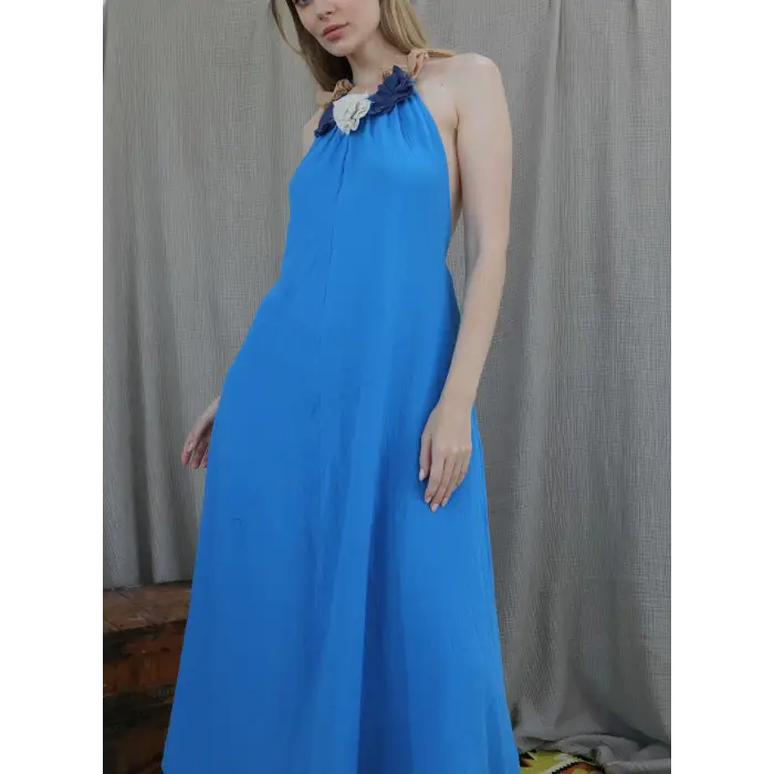 ALOHA YAKASI ÇİÇEK DETAYLI MÜSLİN ELBİSE