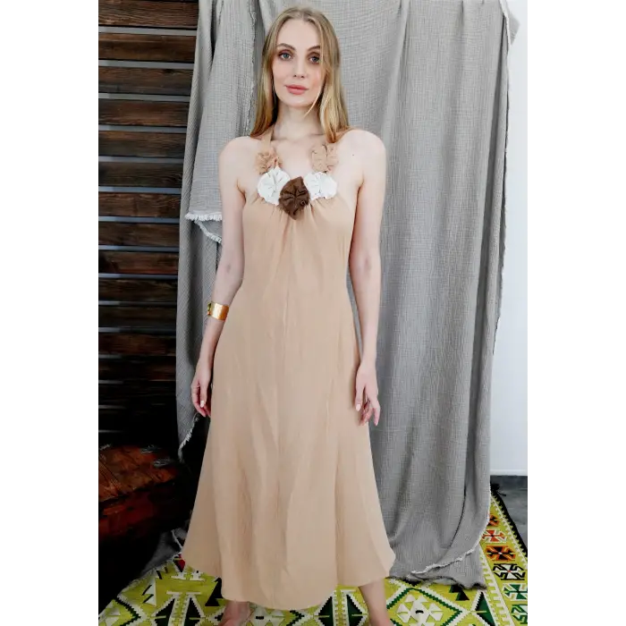 ALOHA YAKASI ÇİÇEK DETAYLI MÜSLİN ELBİSE