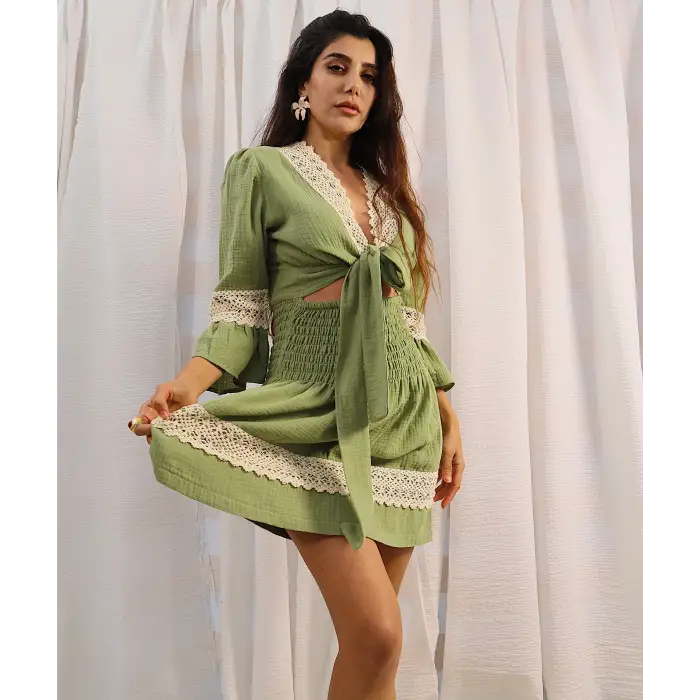 ENDÜLÜS DANTEL DETAYLI CROP BAĞLAMALI BOHEM MÜSLİN Mini ELBİSE