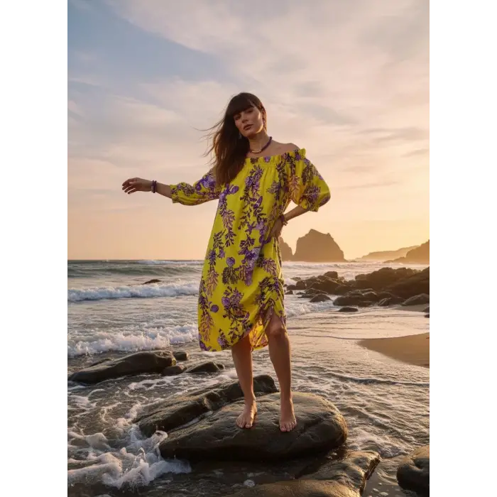 BALİ ETEĞİ BÜZGÜLÜ ELBİSE