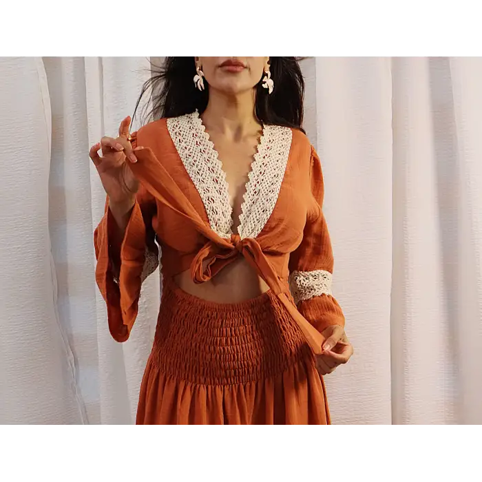 ENDÜLÜS DANTEL DETAYLI CROP BAĞLAMALI BOHEM MÜSLİN ELBİSE