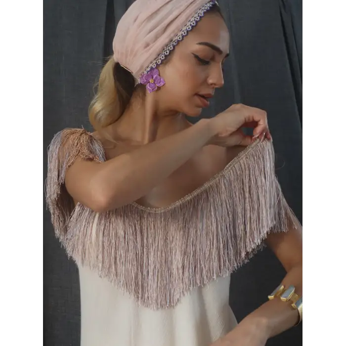 JÜLİDE YAKASI PÜSKÜL DETAYLI ŞİLE BEZİ ELBİSE