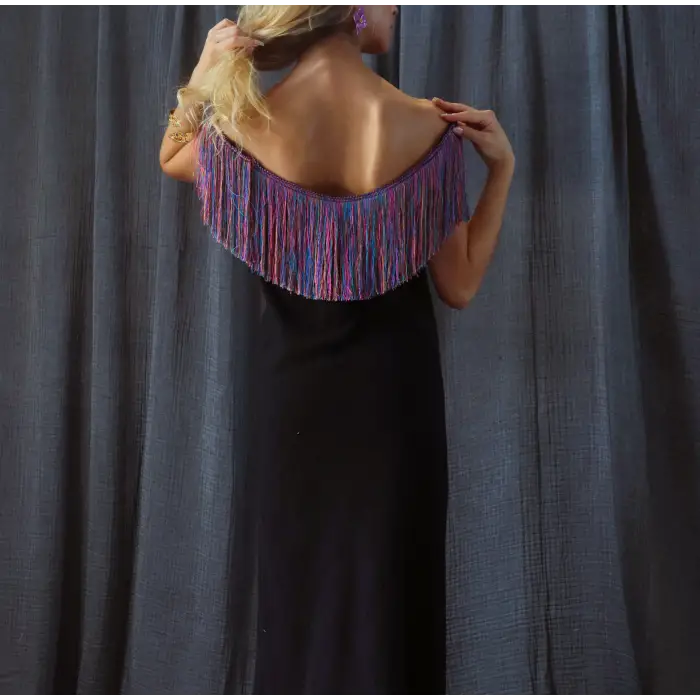 JÜLİDE YAKASI PÜSKÜL DETAYLI ŞİLE BEZİ ELBİSE