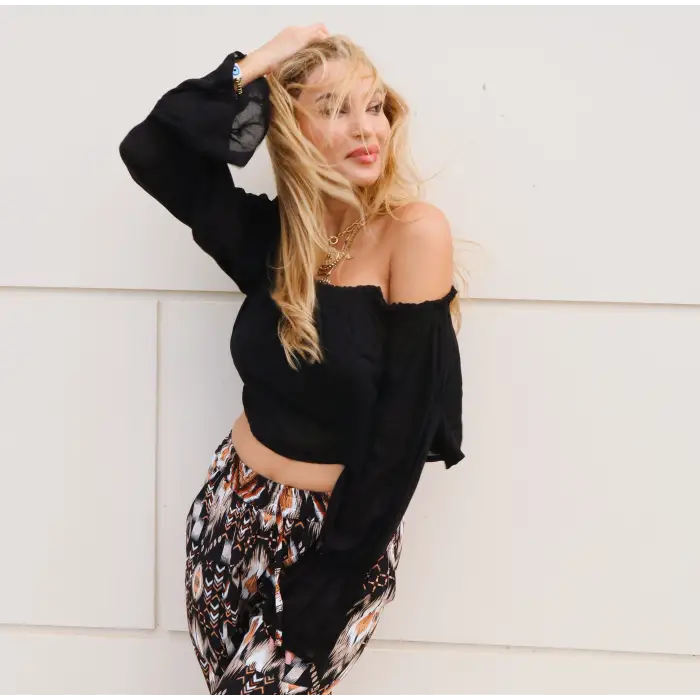 SAHRA MADONNA YAKA CROP BLUZ