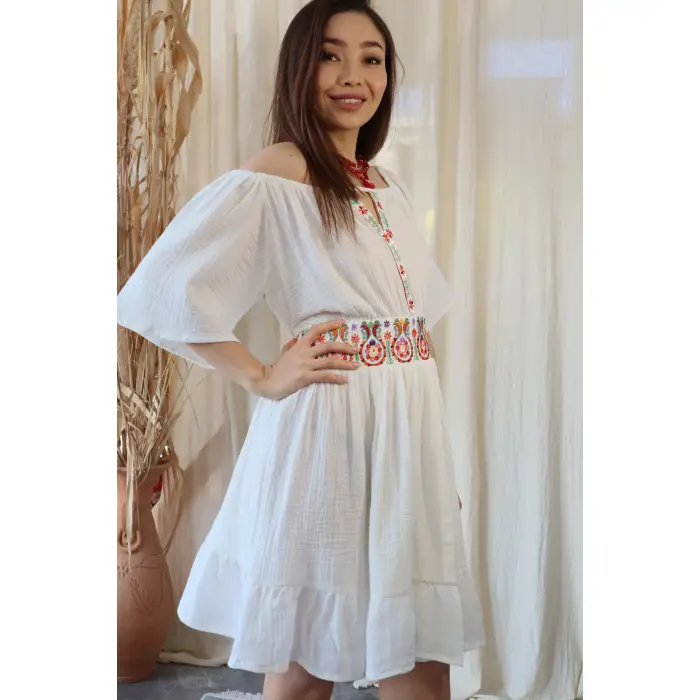 ZARİFE BELİ NAKIŞ DETAYLI MÜSLİN ELBİSE