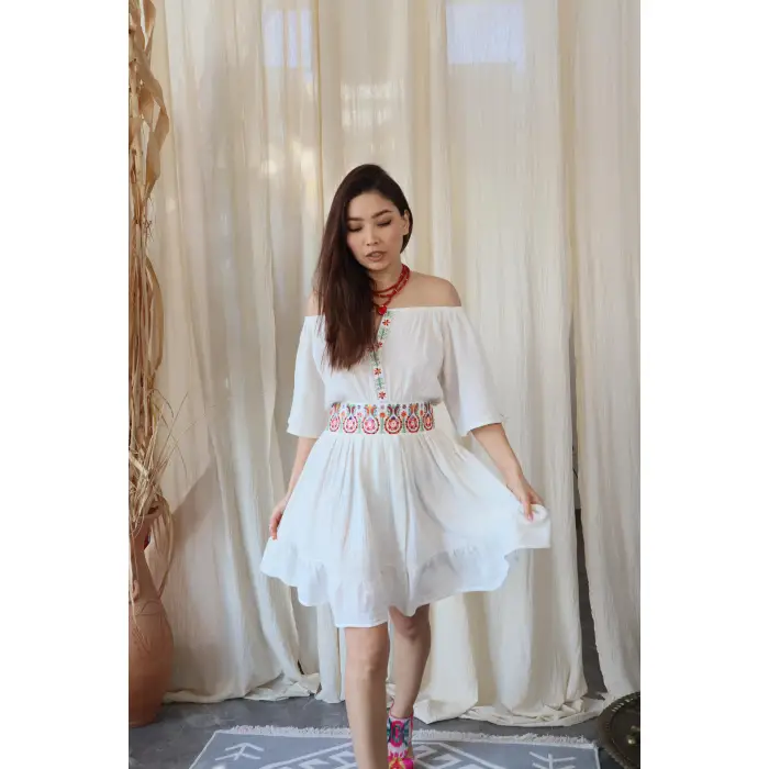 ZARİFE BELİ NAKIŞ DETAYLI MÜSLİN ELBİSE