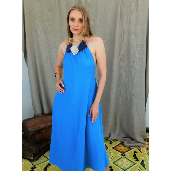 ALOHA YAKASI ÇİÇEK DETAYLI MÜSLİN ELBİSE