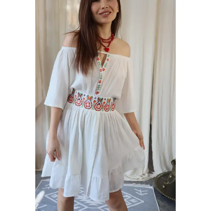 ZARİFE BELİ NAKIŞ DETAYLI MÜSLİN ELBİSE