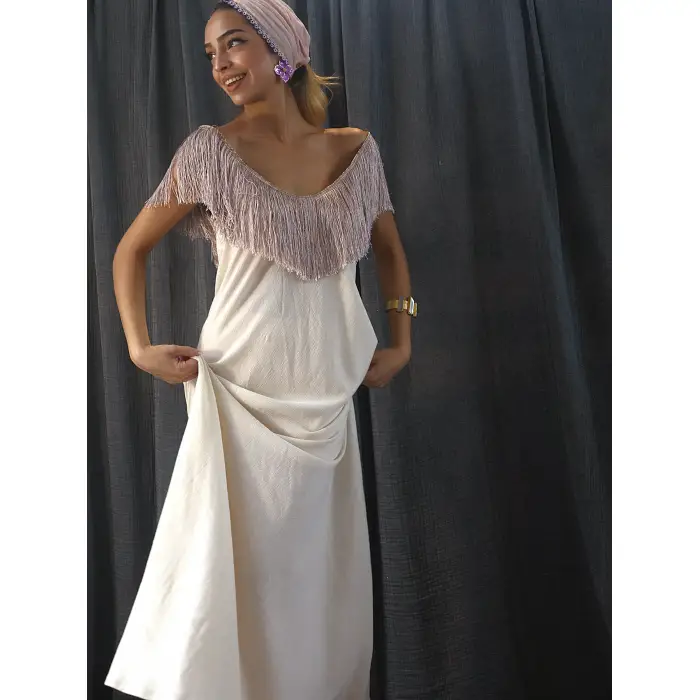 JÜLİDE YAKASI PÜSKÜL DETAYLI ŞİLE BEZİ ELBİSE