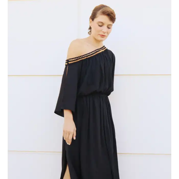 NEFERTİTİ YAKASI PÜSKÜL DETAYLI ELBİSE