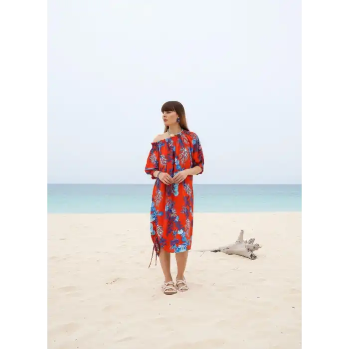 BALİ ETEĞİ BÜZGÜLÜ ELBİSE / Kırmızı
