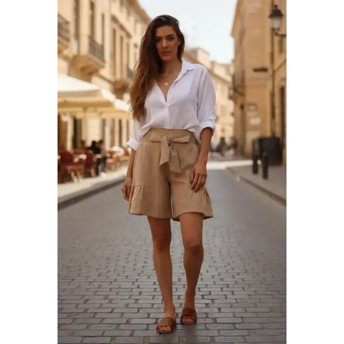 Fırfır Detaylı ve Kemerli Şile Bezi Şort