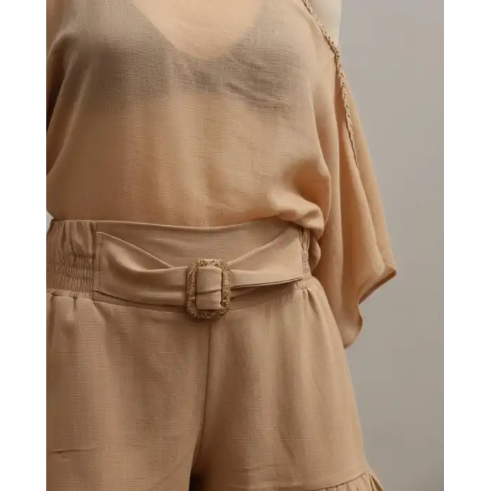 Fırfır Detaylı ve Kemerli Şile Bezi Şort