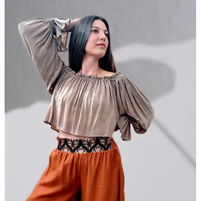 SAHRA MADONNA YAKA CROP BLUZ / Vizon