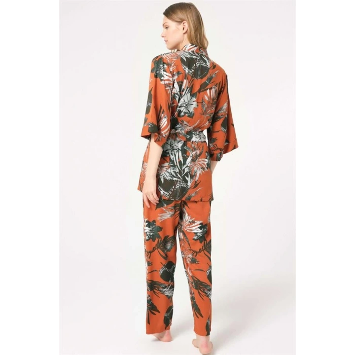 5795 İp Askılı V Yaka Viskon Çiçek Desenli Kışlık Örme Normal Bel Nakış Detaylı Pijama Takımı Sabahlık