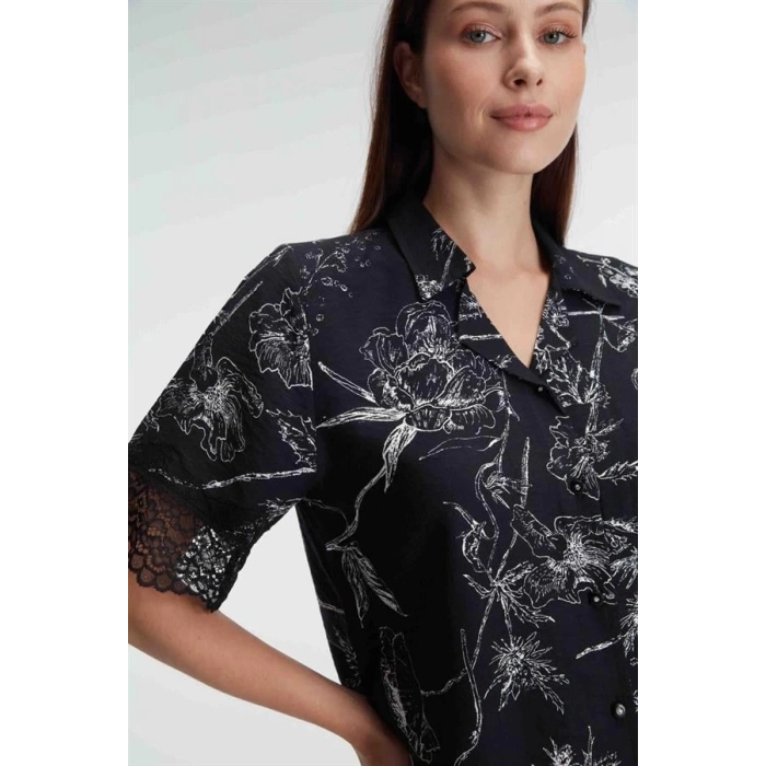 Yarım Kollu V Yaka Kadın Viskon Çiçek Desenli Yazlık Dokuma Dantel Detaylı Pijama Takımı