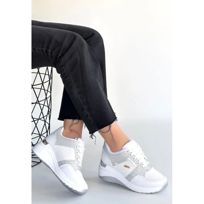 Geja Beyaz Cilt Bağcıklı Spor Ayakkabı