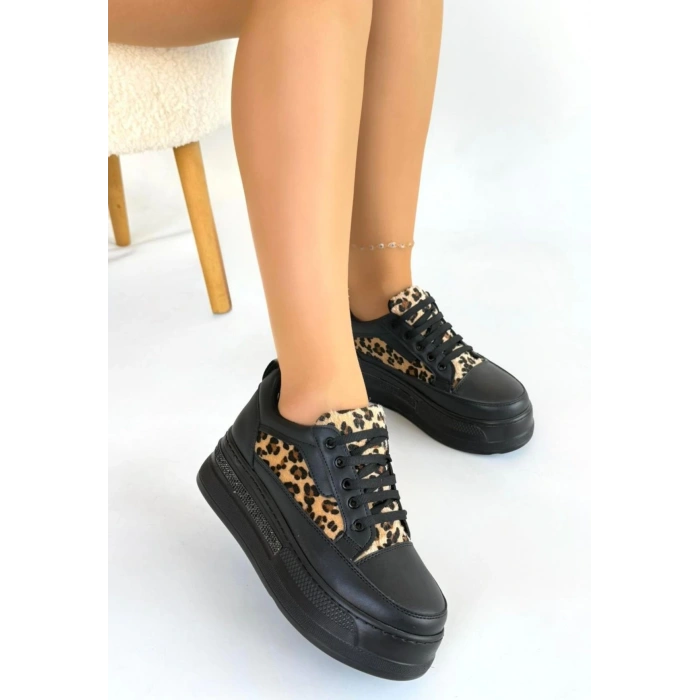 Lorrin Siyah Cilt Leopar Detaylı Bağcıklı Spor Ayakkabı