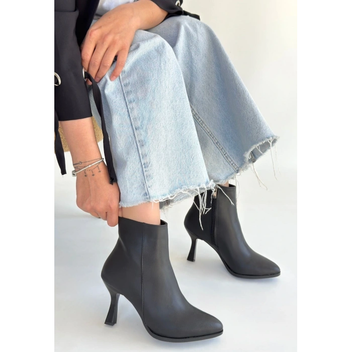 Mişha Siyah Cilt Topuklu Bot