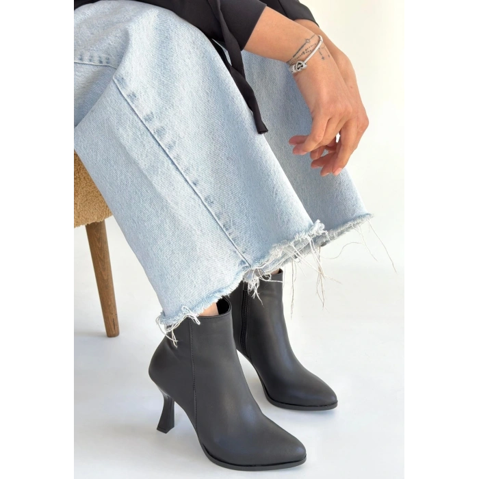 Mişha Siyah Cilt Topuklu Bot