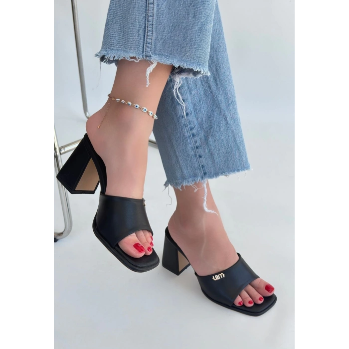 Miyon Siyah Cilt Topuklu Terlik