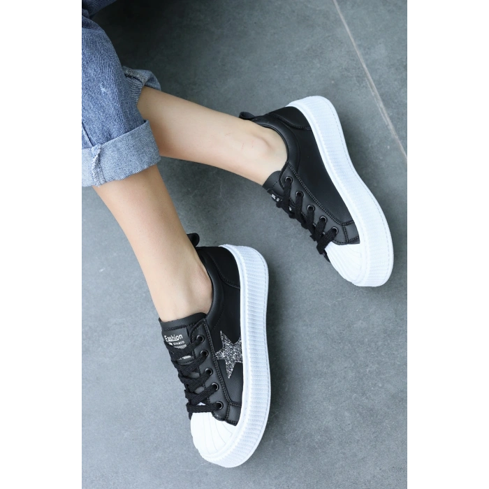 Piata Siyah Cilt Beyaz Tabanlı Bağcıklı Spor Ayakkabı