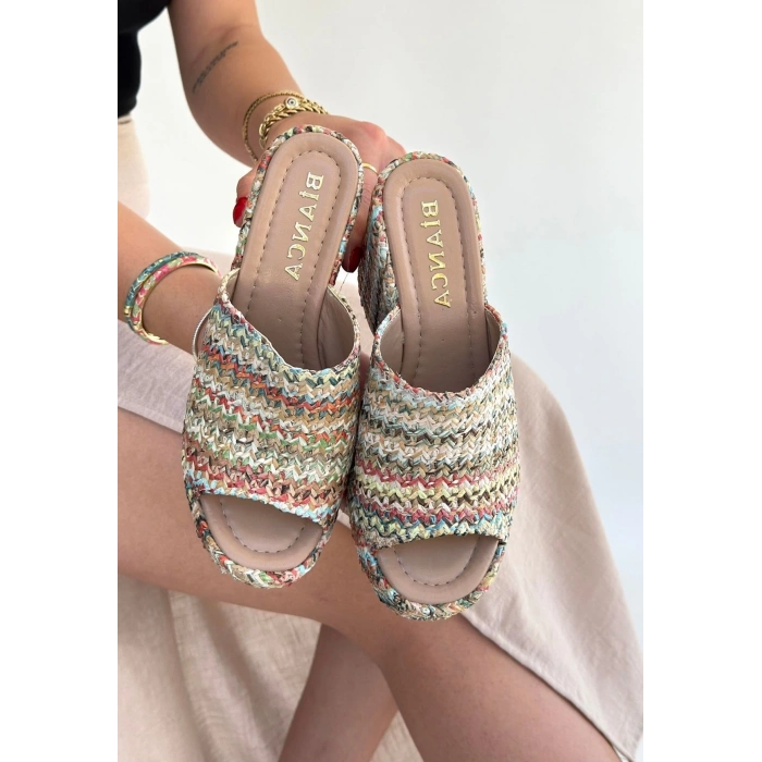 Tlay Kilim Desenli Dolgu Topuk Terlik