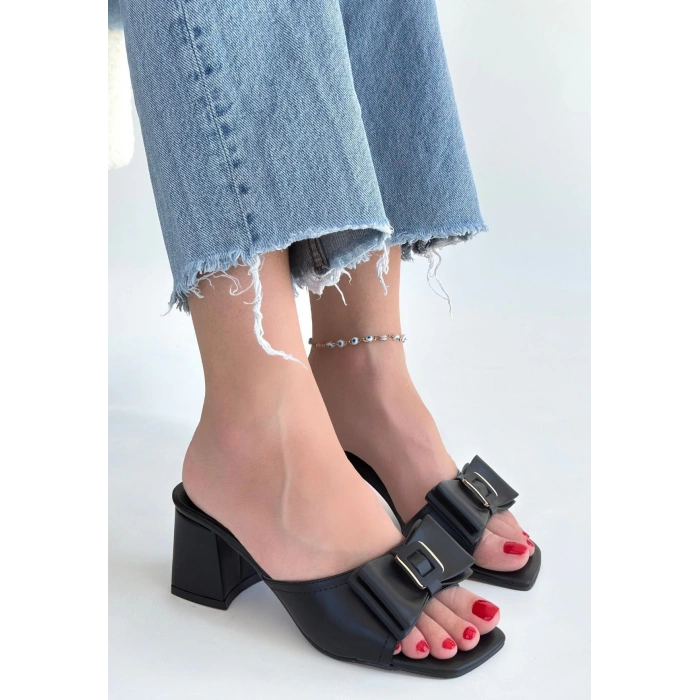 Veor Siyah Cilt Topuklu Terlik