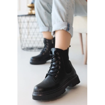 Daum Siyah Cilt Bağcıklı Bot