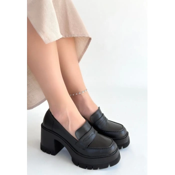 Janes Siyah Cilt Dolgu Topuk Ayakkabı