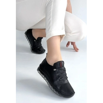 Kitta Siyah Deri Bağcıklı Spor Ayakkabı